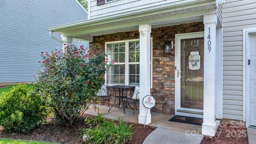 1409 River Run Road sold home in Riverview, Lowell, NC