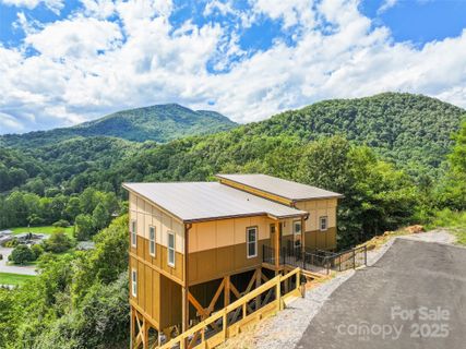 Homes in Mountain View Estates, Waynesville
