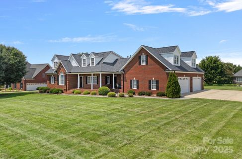 600 Ivah Lee Way