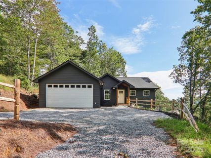 366 Ben Nevis Road sold home in Highland Forest, Brevard, NC