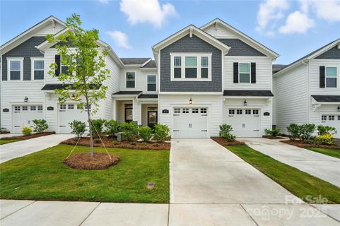 636 Cassidy Court active home in Arbor Chase, Clover, SC