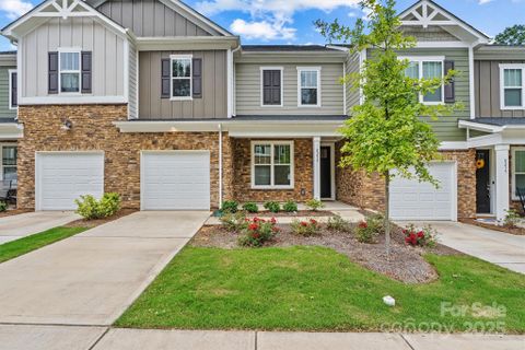 8233 Merryvale Lane sold home in Redwood Rookery At The Vineyards, Charlotte, NC