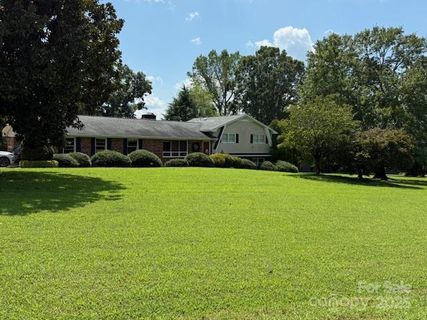 3319 Humphries Road