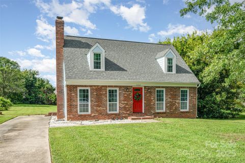 2424 Castlecomer Drive