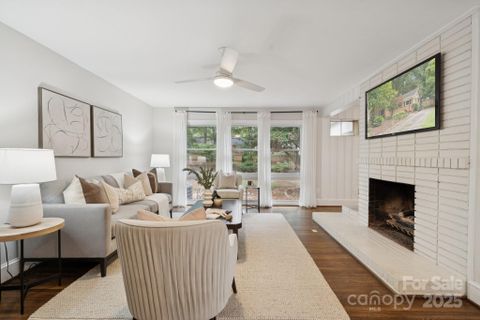 1944 Sandhurst Drive