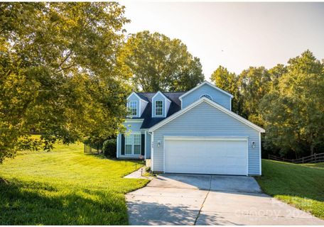 105 S Tanninger Road sold home in Runnymeade, Mount Holly, NC