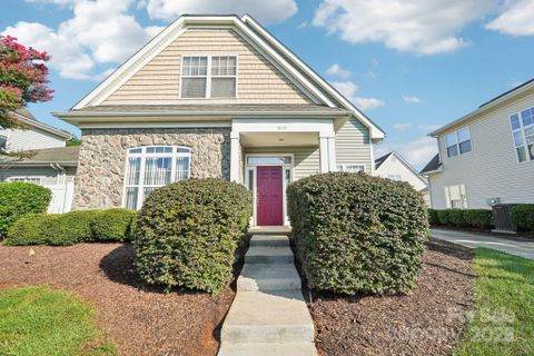 3120 Mistletoe Drive sold home in Stonegrove, Charlotte, NC