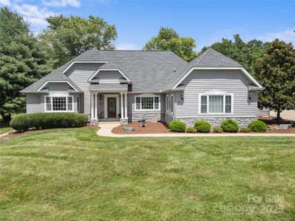 35 Beaumont Drive sold home in Beaumont Estates, Hendersonville, NC
