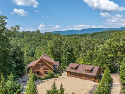 1439 Mountain Parkway