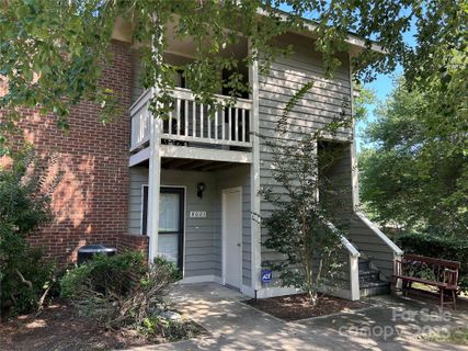 8021 Greenside Court