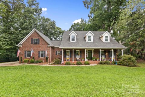 267 Heritage Boulevard
