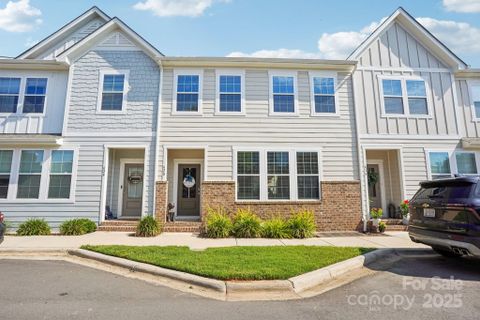 620 Amalfi Drive active home in Davidson Bay, Davidson, NC
