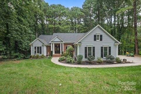 110 N Shore Drive sold home in North Shore, Mooresville, NC