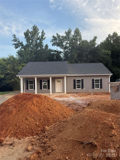 206 Creekside Drive sold home in Craftwood, Mocksville, NC