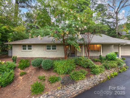 85 E Euclid Parkway