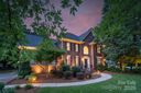 2121 Flagstick Drive sold home in Matthews, SC