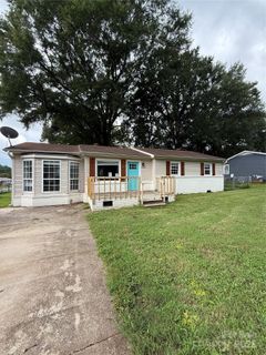 2560 Oakwood Avenue sold home in Hidden Valley, Concord, NC