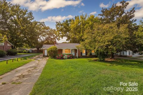 1109 W Edgemont Drive