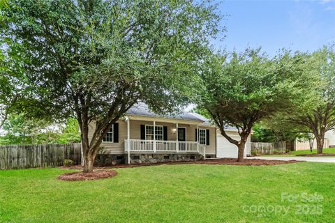 2004 Beau Drive sold home in Shadow Oaks, Stanley, NC