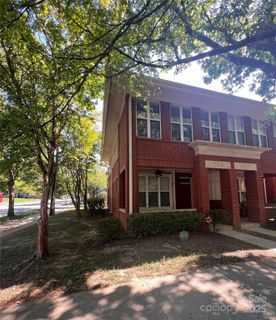 503 E 9th Street