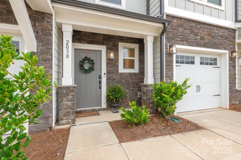 2038 Crooked Oak Lane sold home in Landings At White Rose, York, SC