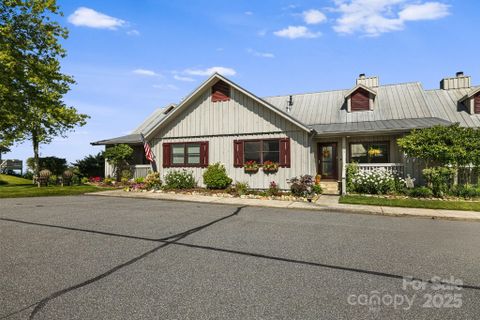33 Eagles Nest Court