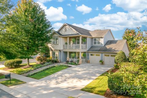 2048 Middleton Farm Drive sold home in South Point Village, Belmont, NC