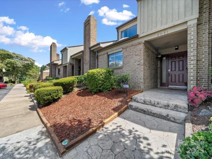 8041 Charter Oak Lane sold home in Treva Woods, Charlotte, NC