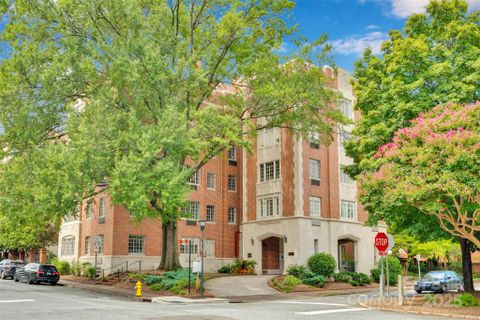 301 W 10th Street