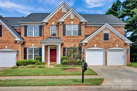 833 Treverton Drive sold home in Avington, Matthews, NC