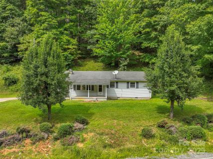 5511 State Hwy 197 S Highway sold home in Satellite Mtn Estates, Burnsville, NC