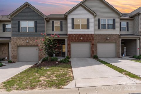 5216 Spanish Ivy Lane sold home in The Greens, Indian Land, SC