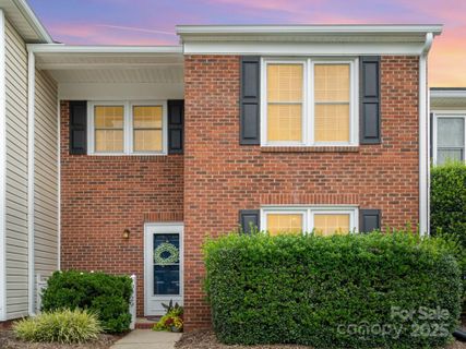 10929 Winterbourne Court