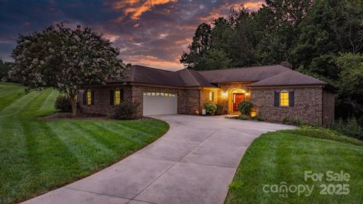 2705 Lyle Court