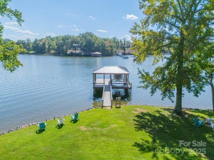 5141 Sunshine Harbor Road sold home in Lake Wylie, Clover, SC