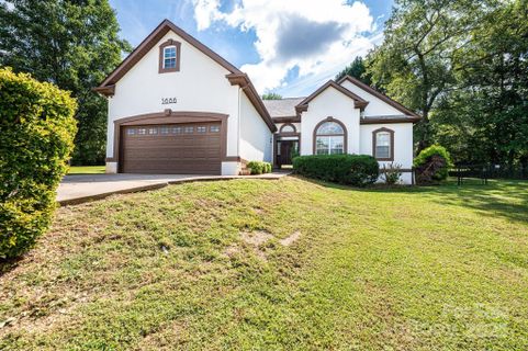 5686 Gold Creek Bay Drive sold home in Gold Creek Estates, Hickory, NC