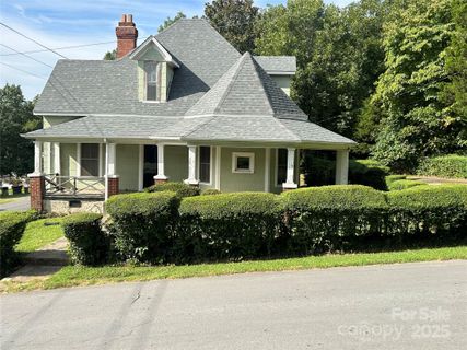 1003 Lundix Street