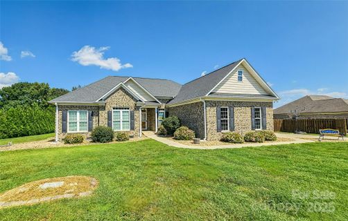 1905 Scuffle Hill Drive sold home in The Oaks At Camden, Monroe, NC