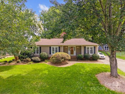 2624 Castlewood Drive sold home in Castlewood, Gastonia, NC