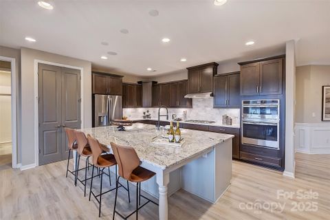 14241 Morningate Street pending home in Walden, Huntersville, NC