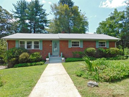 366 Hawthorne Drive sold home in Pisgah Heights, Brevard, NC