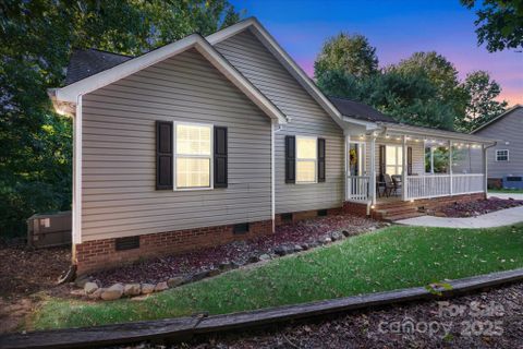 914 Ragin Lane active home in Ragin Estates, Rock Hill, SC