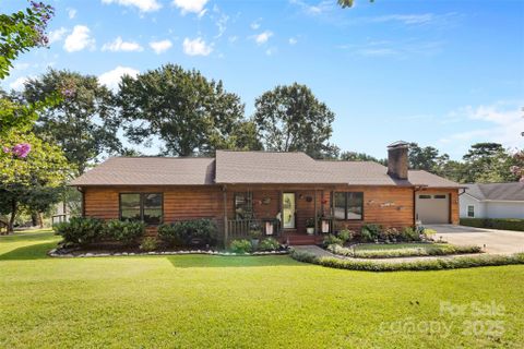 4920 Surfwood Drive pending home in Moonlite Bay, Sherrills Ford, NC