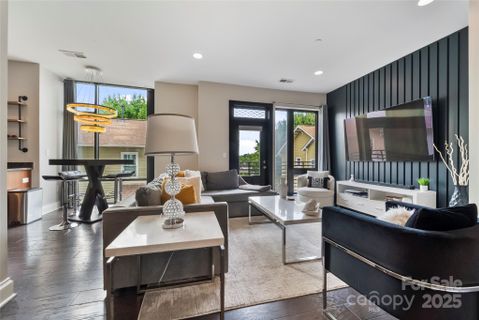 300 Magnolia Avenue