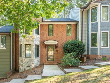 1042 Wexford Place sold home in Ridgeview, Concord, NC