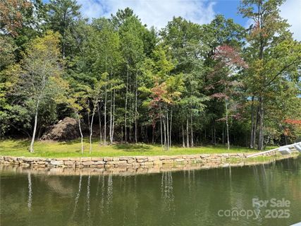 D51 52 North Club Boulevard active home in Lake Toxaway Estates, Lake Toxaway, NC