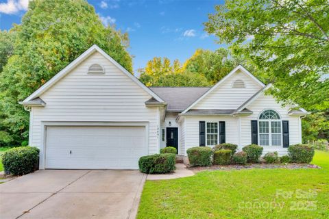 12401 Cumberland Crest Drive sold home in Covington, Huntersville, NC