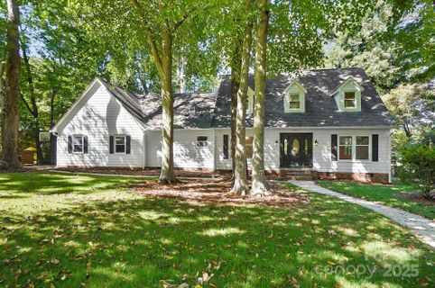 3323 Lincoln Lane