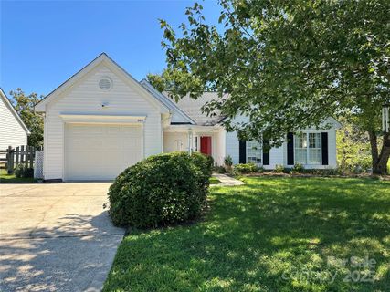 3900 Canterbrook Drive sold home in The Villages Of Leacroft, Charlotte, NC