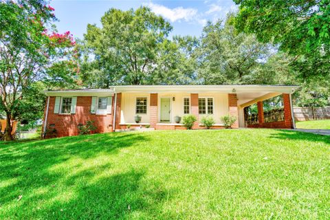 2924 Poplar Circle